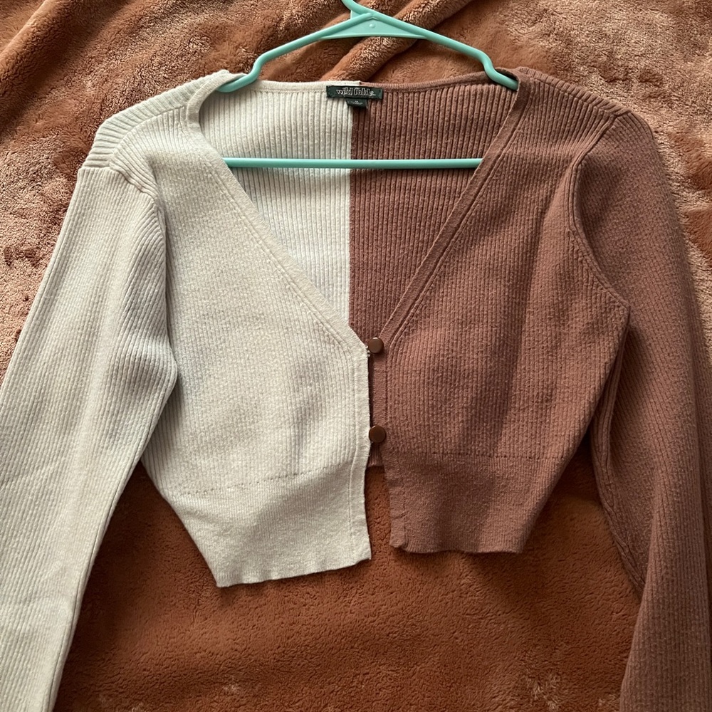 Long sleeve crop top